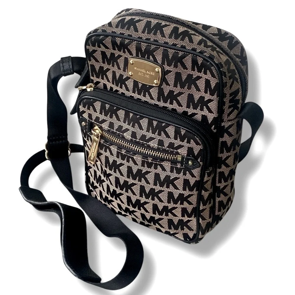Vintage MICHAEL KORS BEDFORD ZIP CROSSBODY BAG